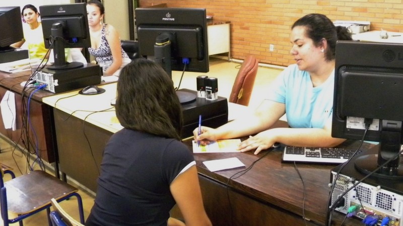 Quem fez a matrícula em novembro precisa agora entregar documentos nas escolas