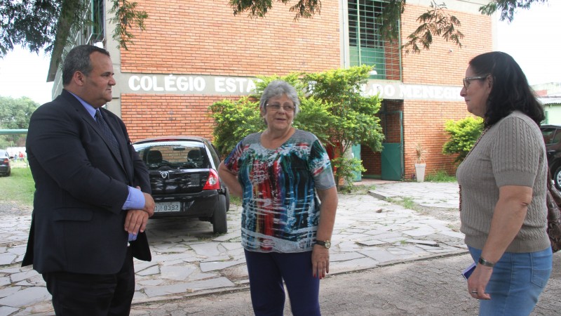 Secretário Luís Alcoba esteve na Escola Ildo Meneghetti