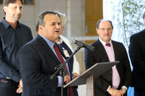 SEDUC- RS - Na tarde desta sexta-feira (28/04) o Governador José Ivo Sartori e o Secretário Luís Antônio Alcoba de Freitas participaram da Inauguração da quadra esportiva da E.E.E.M. Guararapes em Arroio do Meio. FOTO: RODRIGO RODRIGUES/SEDUC