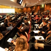 Mais de 200 profissionais das áreas da saúde e educação estiveram presentes no evento