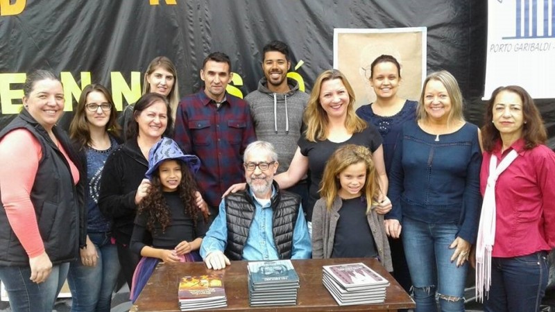 Autor trabalhou três livros com as crianças do ensino fundamental