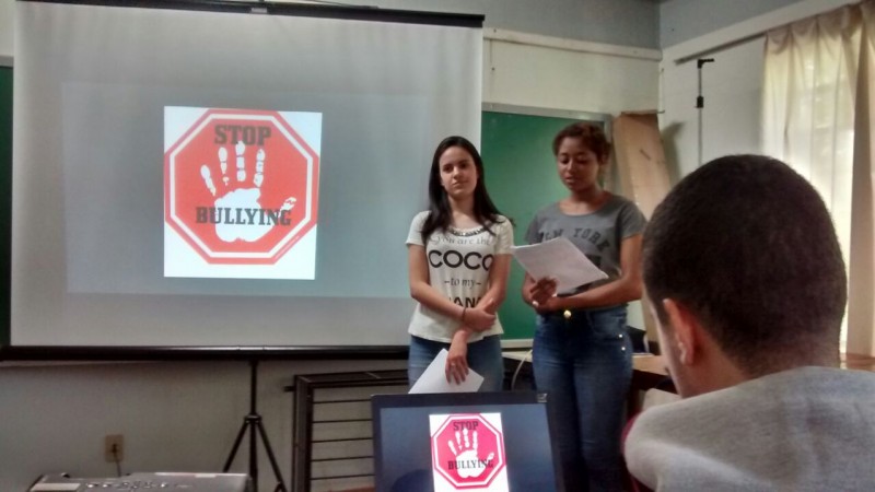 Alunos apresentam projeto sobre bullying
