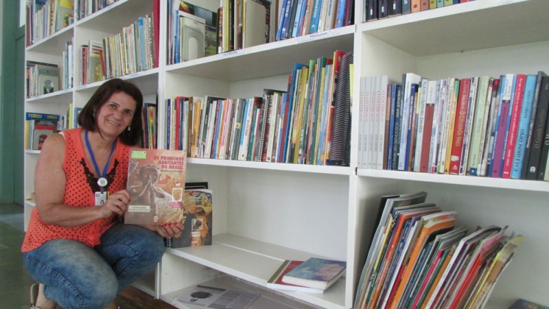 Servidora teve a ideia de revitalizar espaços públicos com bibliotecas