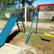 Escola constrói praça de recreação infantil por meio do Programa Escola Melhor
