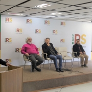 O diretor presidente do Coner-RS, Eliezer Morais, enfatiza a importância do encontro para promover o debate entre os professores