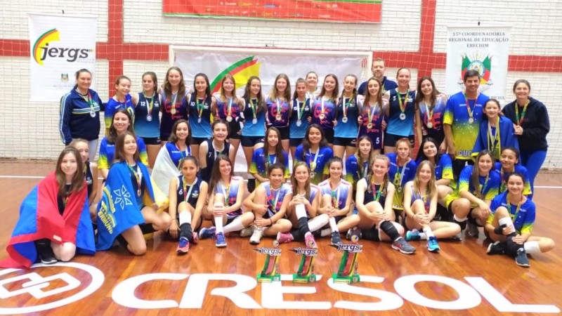 Equipe feminina infantil, da Escola Gomes Freire de Andrade, de Teutônia, foi uma das campeãs do vôlei do Jergs 2019