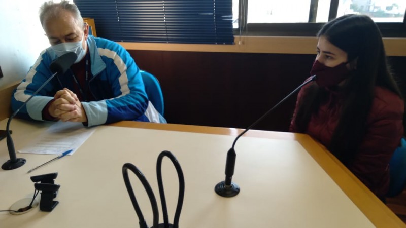 Estudantes tiveram participação em rádio local