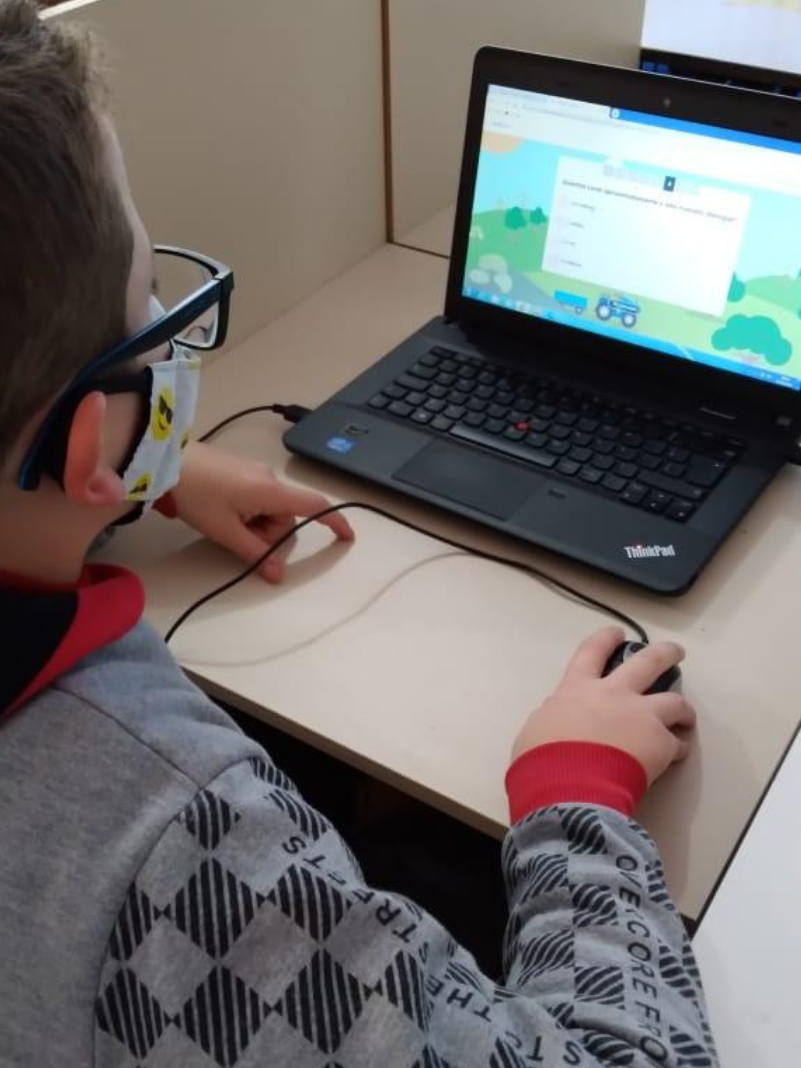 Alunos da Escola Estadual de Ensino Fundamental Santo Agostinho aderem às plataformas de leitura