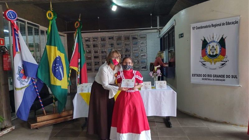 Participantes do concurso receberam certificados 