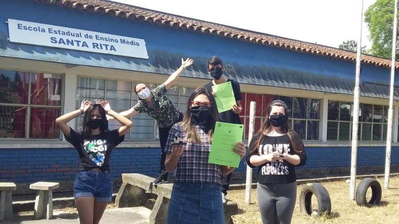 Comissão organizadora do 2º MIA após a primeira LIVE MIA transmitida pela EEEM Santa Rita