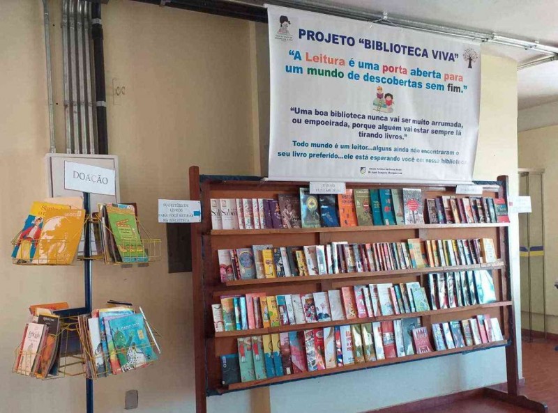 Projeto Biblioteca Viva faz sucesso na escola