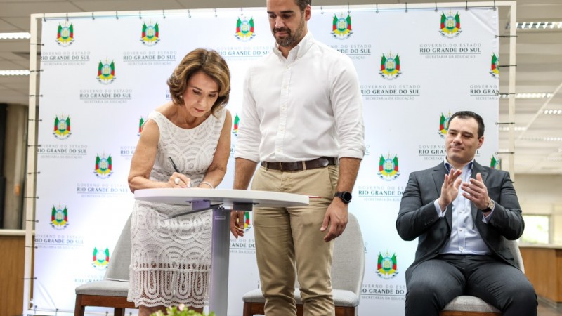 Secretária Raquel Teixeira é empossada