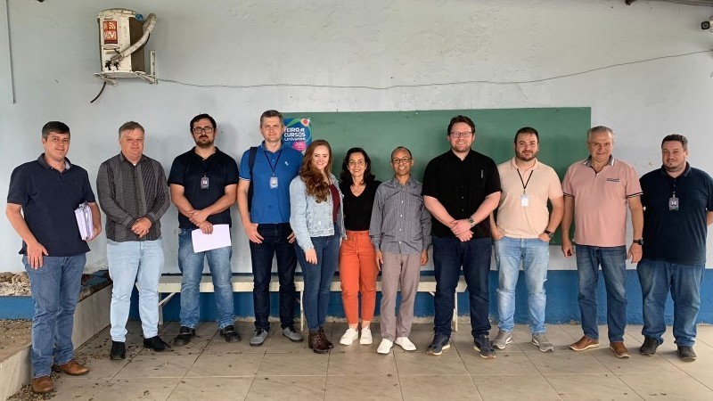 Comunidade escolar aguardava pela construção de uma nova estrutura desde 2012