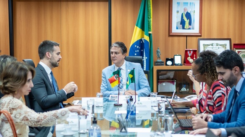 Leite apresentou ao ministro as políticas públicas estaduais para a educação, em especial o programa Todo Jovem na Escola