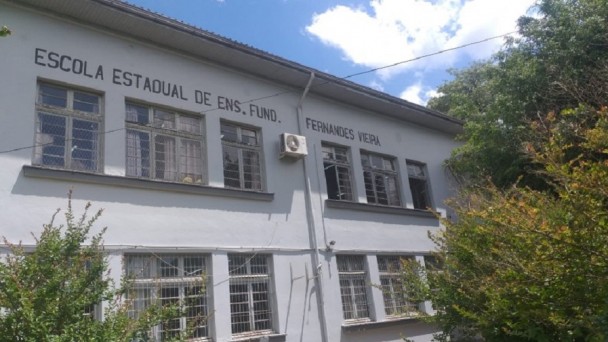 EEEF Fernandes Vieira recebeu quase R$ 330 mil para reforma de esquadrias e assoalhos -