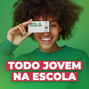 Card em tons verdes sobre o Todo Jovem na Escola