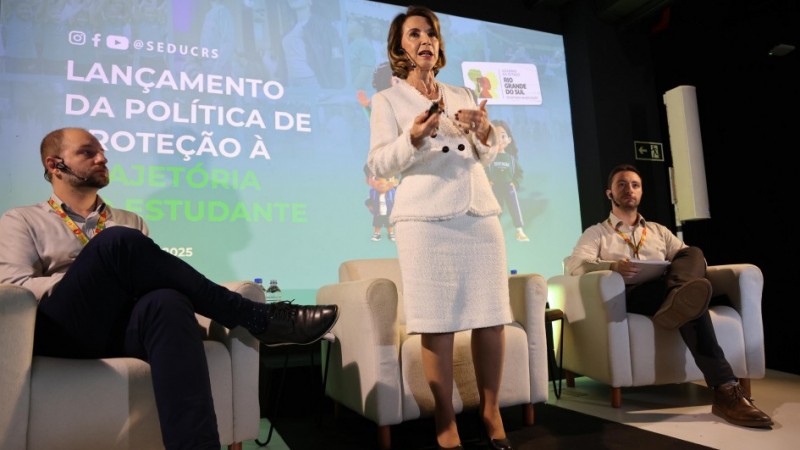 Secretária da Educação, Raquel Teixeira, no lançamento de Política de Proteção a Estudantes