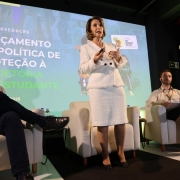 Secretária da Educação, Raquel Teixeira, no lançamento de Política de Proteção a Estudantes