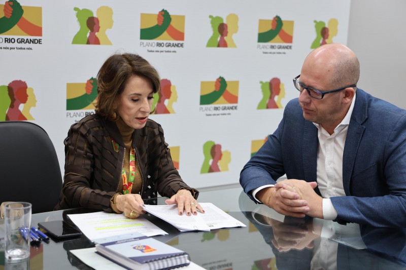 Imagem Foto Assinatura Raquel