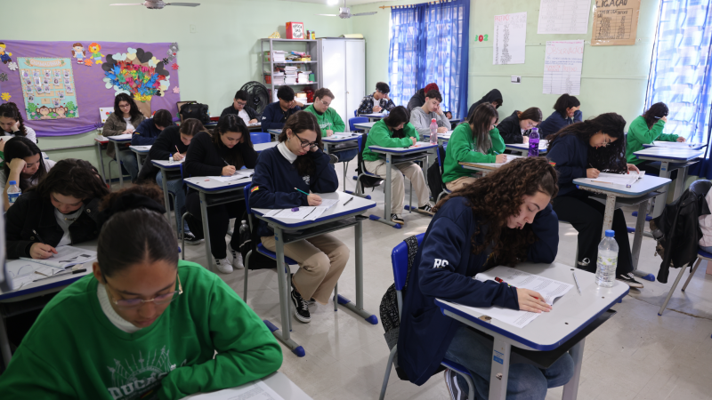 Simulado Saeb 2025: primeira semana de aplica&ccedil;&atilde;o mobiliza escolas em todo o RS
