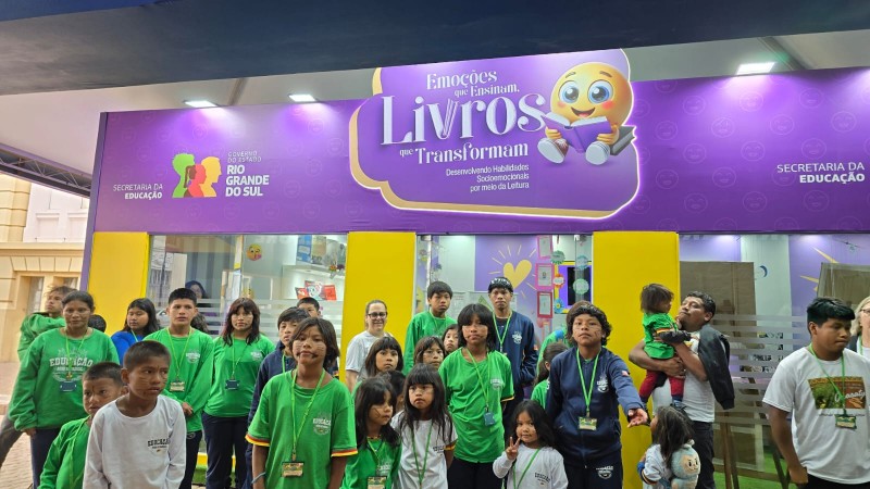 Escola Estadual Ind&iacute;gena Arasaty na 71&ordf; Feira do Livro de Porto Alegre