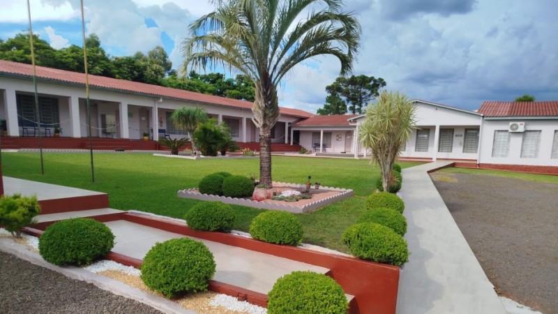 Escola Estadual de Ensino M&eacute;dio &Eacute;rico Ver&iacute;ssimo, em Vista Ga&uacute;cha: recursos cont&iacute;nuos para manuten&ccedil;&atilde;o e melhoria das escolas